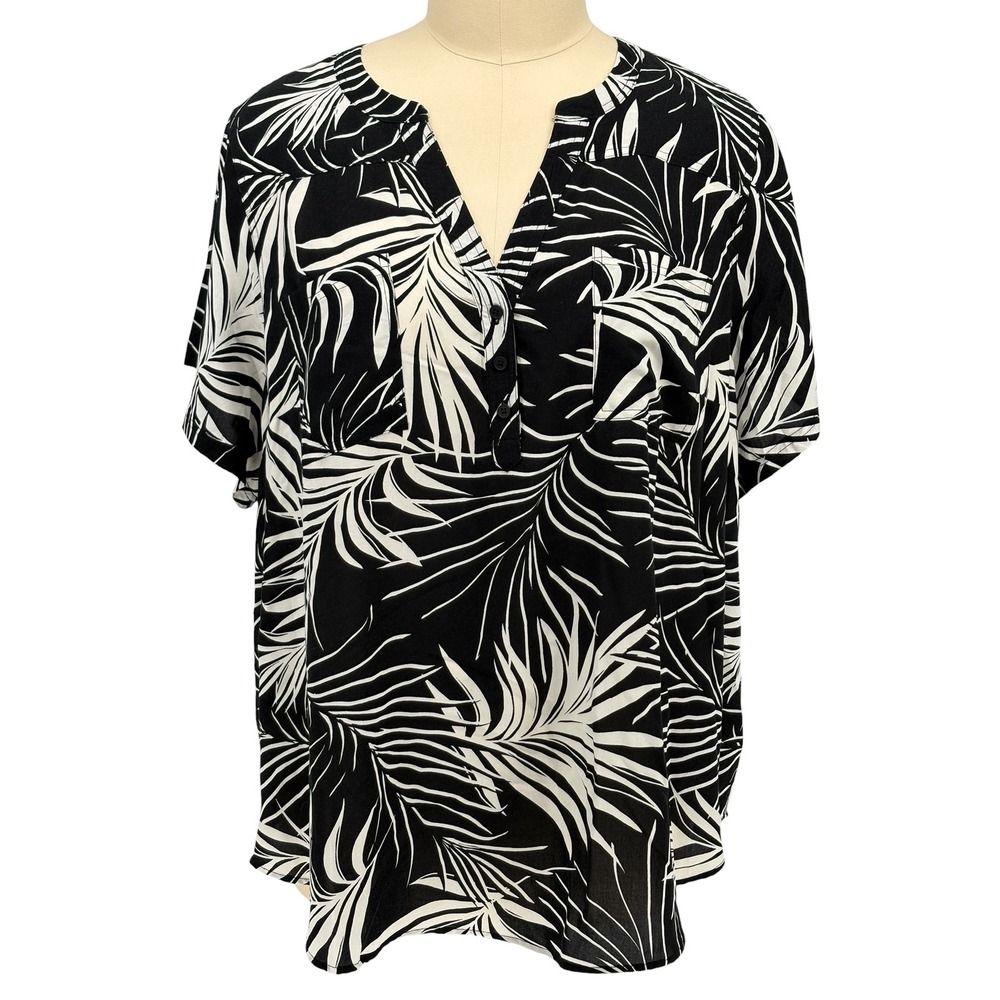 Torrid Harper Blouse‎ Black White Palm Leaf Print Short Sleeve Size 5